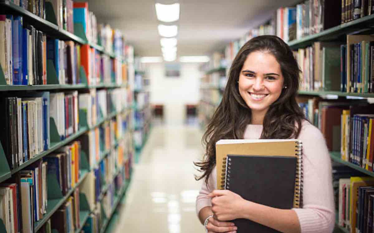 Becas para estudiantes de especializaciones, maestría y doctorados